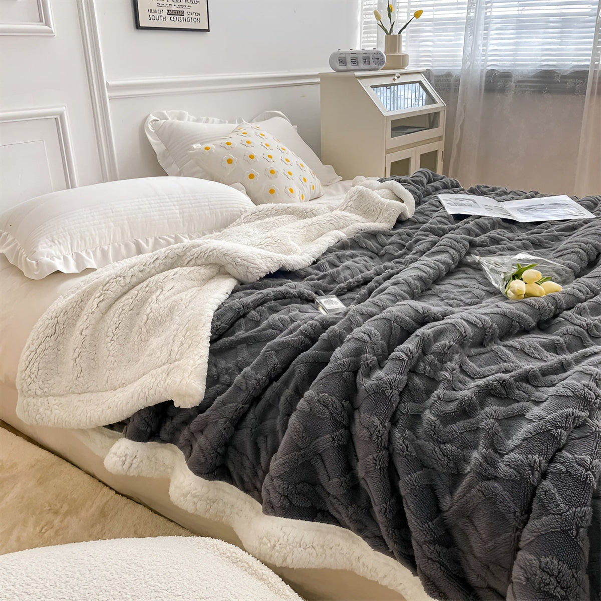 Double-Sided Fleece Blanket — Ultra-Soft Luxury Winter Throw 3
