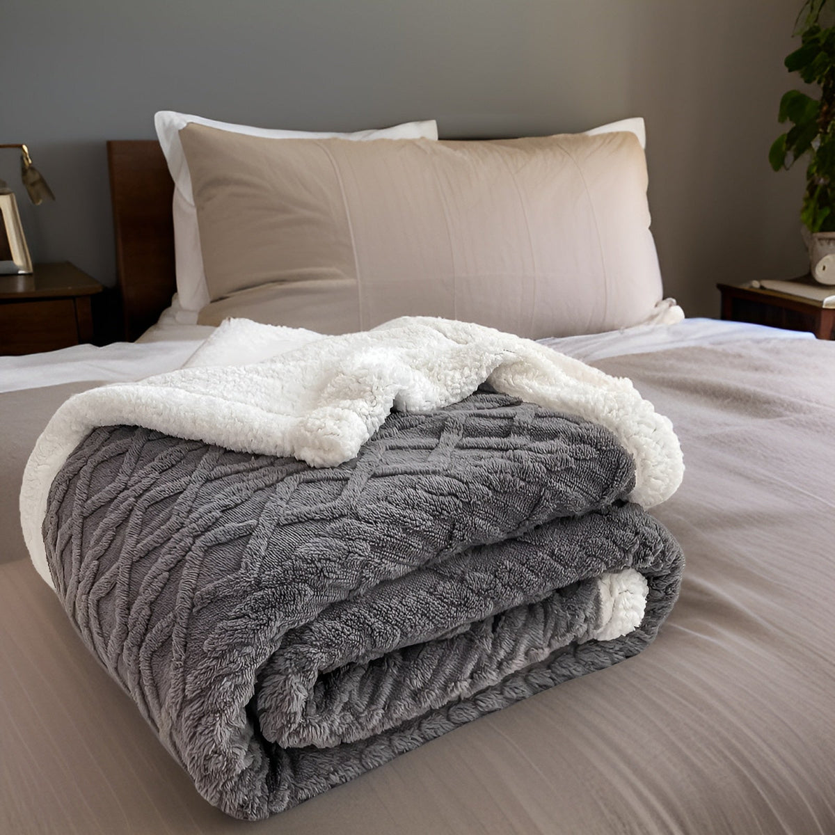 Double-Sided Fleece Blanket — Ultra-Soft Luxury Winter Throw 11