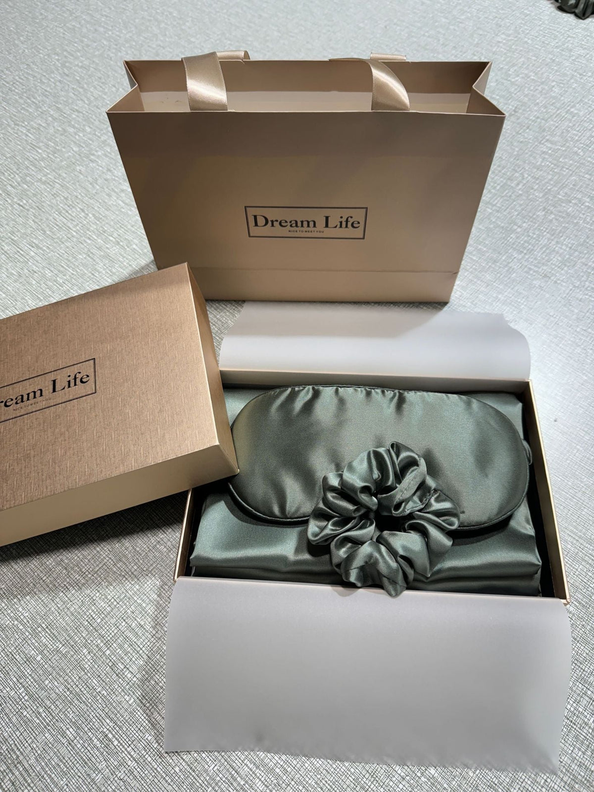 Mulberry Silk Sleep Set — Pillowcase, Eye Mask & Scrunchie Gift 10