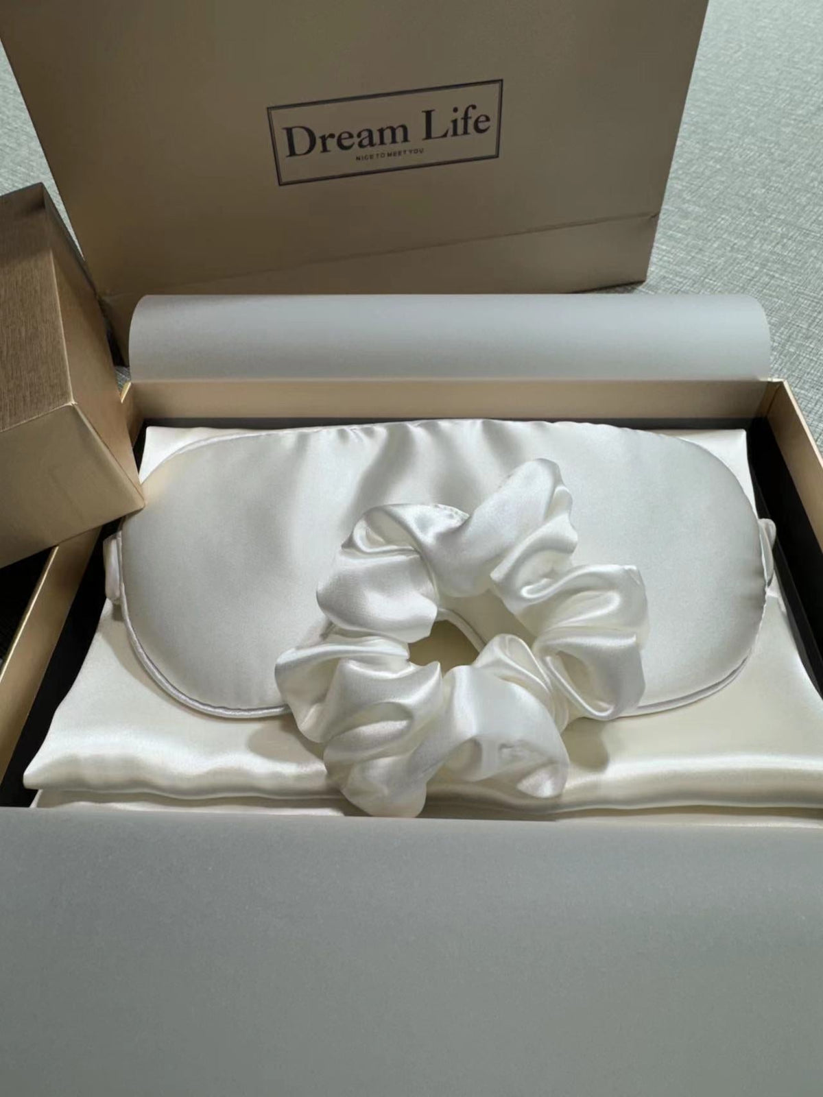 Mulberry Silk Sleep Set — Pillowcase, Eye Mask & Scrunchie Gift 3