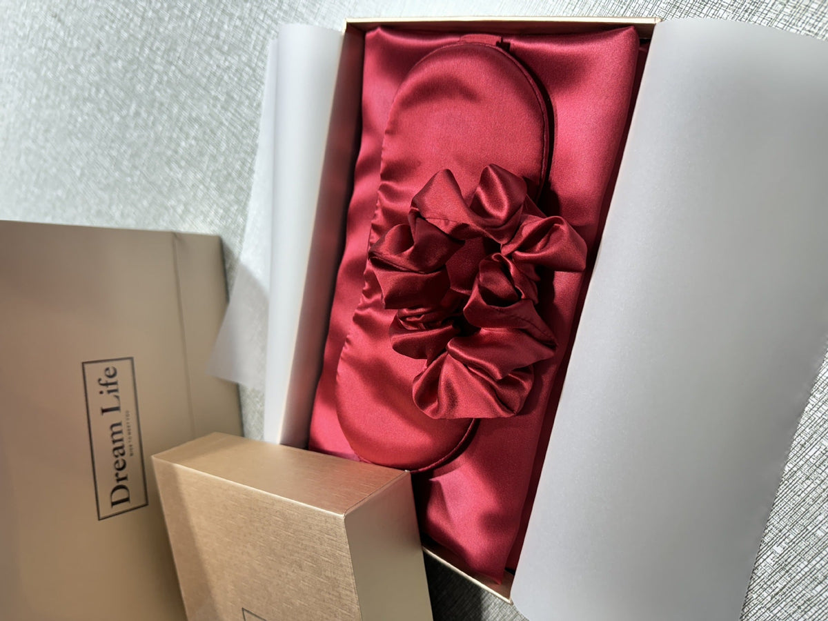 Mulberry Silk Sleep Set — Pillowcase, Eye Mask & Scrunchie Gift 8