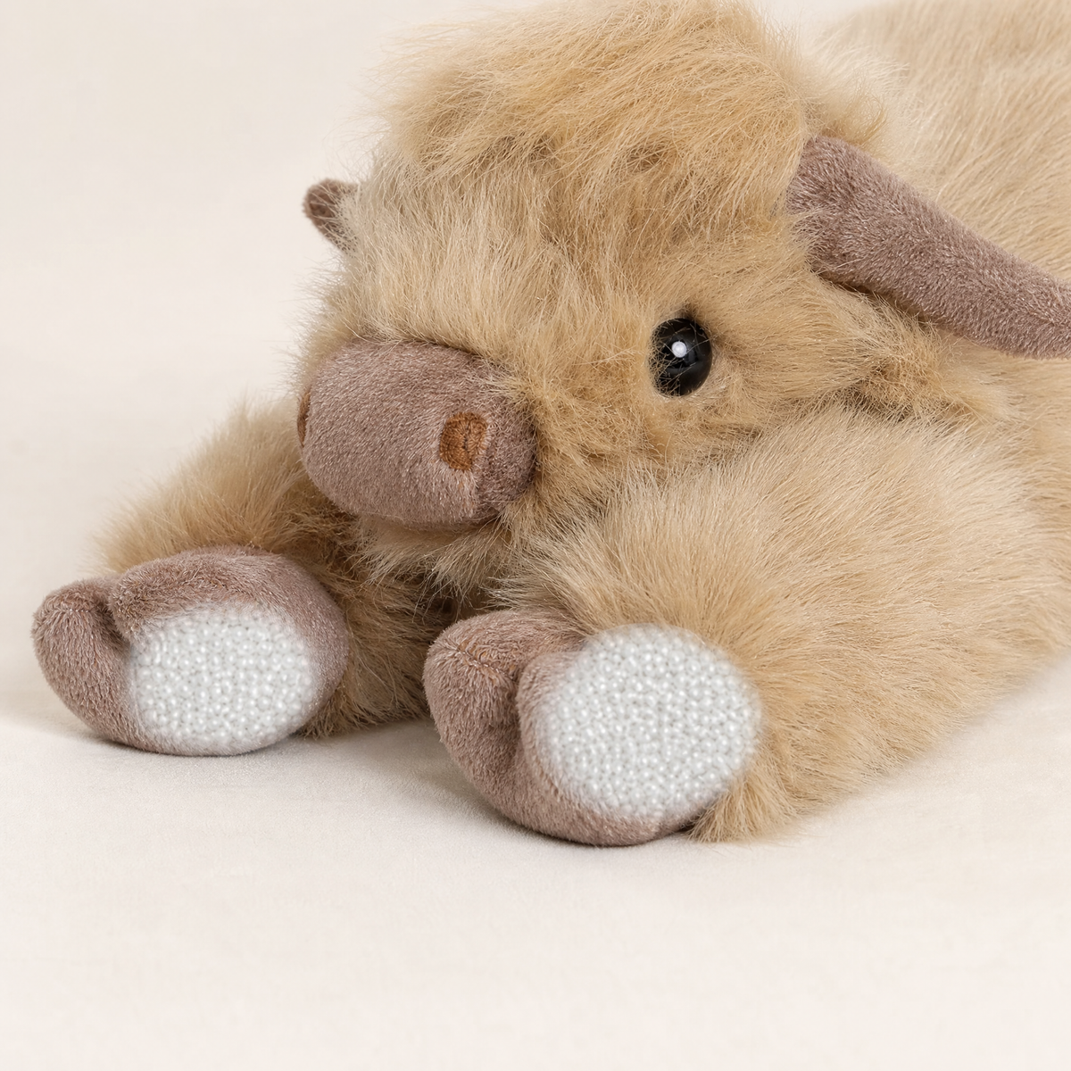 Weighted Plush Highland Cow — 65 cm Faux Fur Stuffed Animal 3