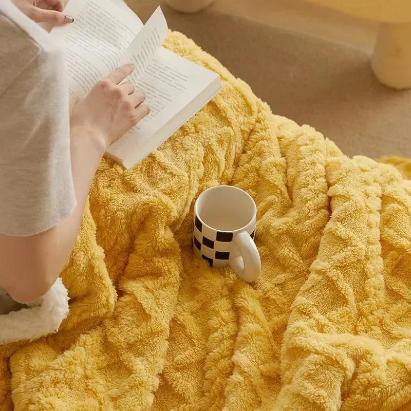 WarmWool Fleece Throw Blanket — Ultra Soft Double-Sided Winter Blanket 3