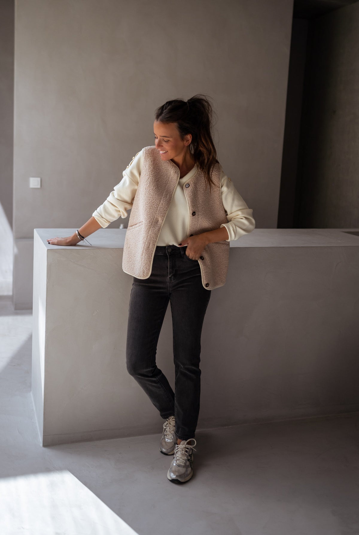 Women's Soft Fabric Gilet — Relaxed Sleeveless Layering Vest 1