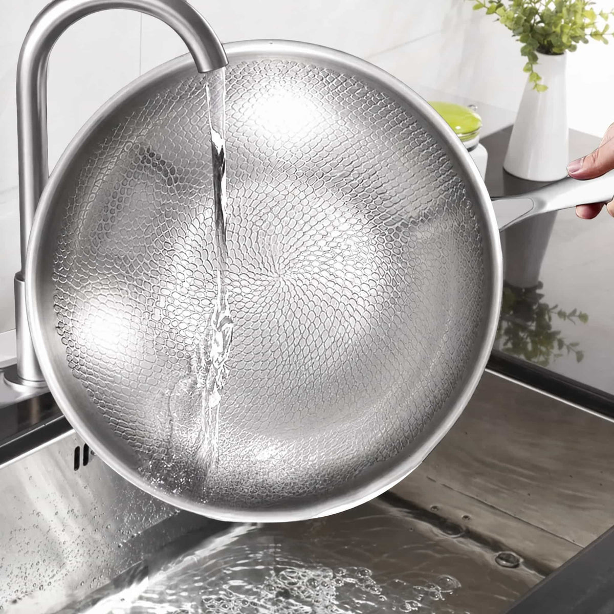 Hammered Titanium Frying Pan — Natural Non-Stick with Glass Lid 4